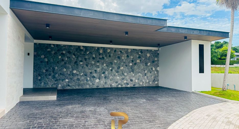 À vendre 3 chambres villa à Bang Saray, Pattaya