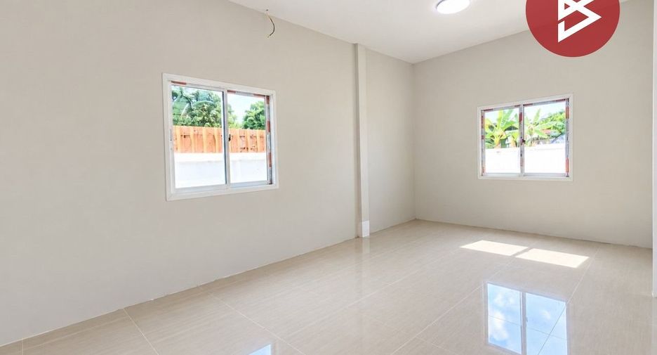 出售 3 卧室 独立屋 在 Phanat Nikhom, Chon Buri