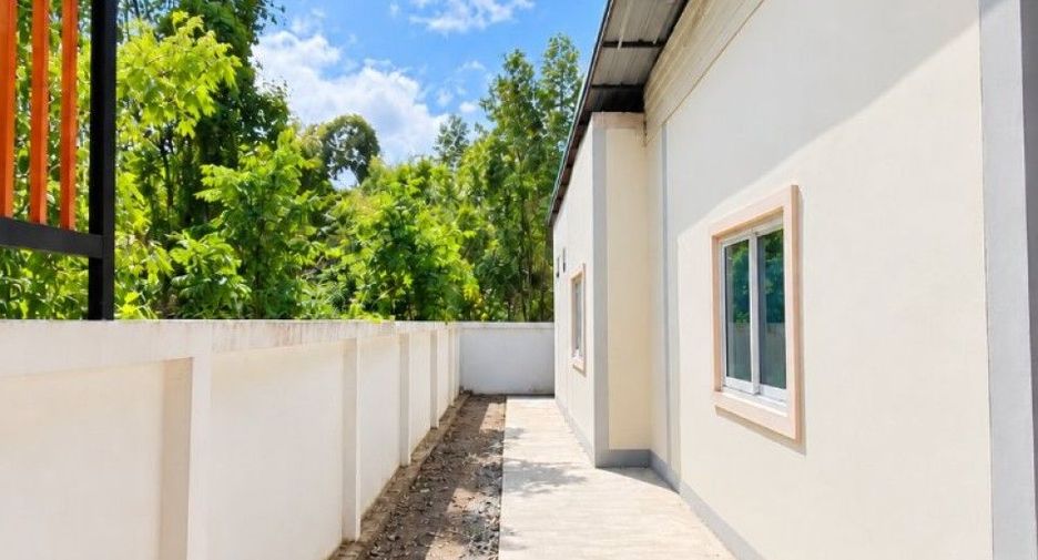 出售 3 卧室 独立屋 在 Phanat Nikhom, Chon Buri