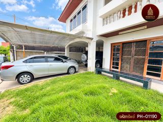 For sale 4 bedrooms house in Chatuchak, Bangkok