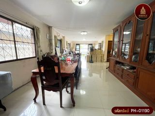 For sale 4 bedrooms house in Chatuchak, Bangkok