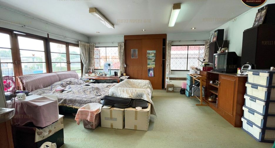 For sale 4 bedrooms house in Chatuchak, Bangkok