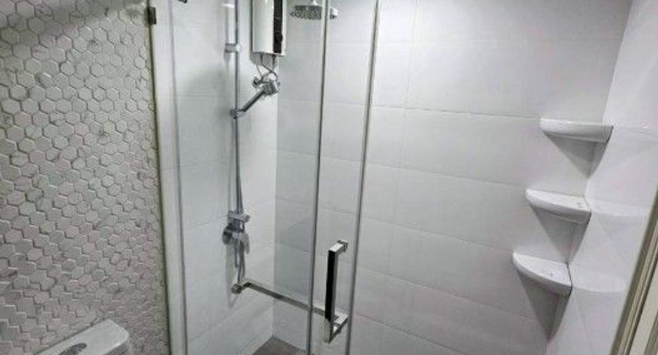 For sale 3 bedrooms condo in Yan Nawa, Bangkok