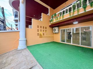 Reihenhaus zur Miete mit 5 Zimmer in Watthana, Bangkok