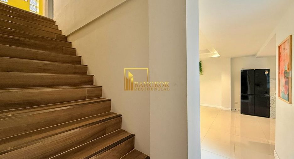 Reihenhaus zur Miete mit 5 Zimmer in Watthana, Bangkok