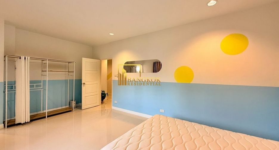 Reihenhaus zur Miete mit 5 Zimmer in Watthana, Bangkok