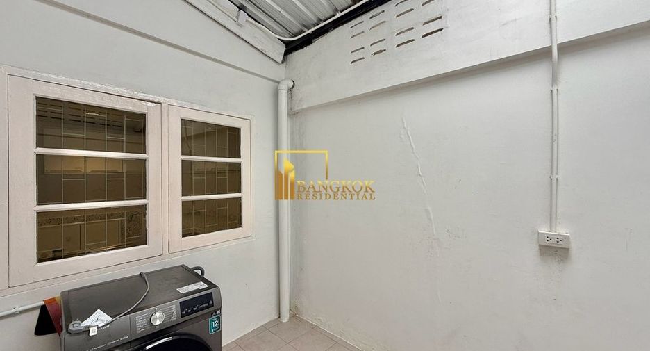 Reihenhaus zur Miete mit 5 Zimmer in Watthana, Bangkok