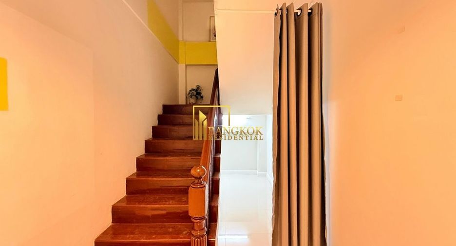 Reihenhaus zur Miete mit 5 Zimmer in Watthana, Bangkok