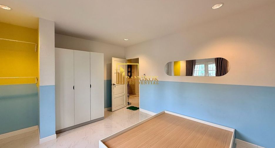 Reihenhaus zur Miete mit 5 Zimmer in Watthana, Bangkok