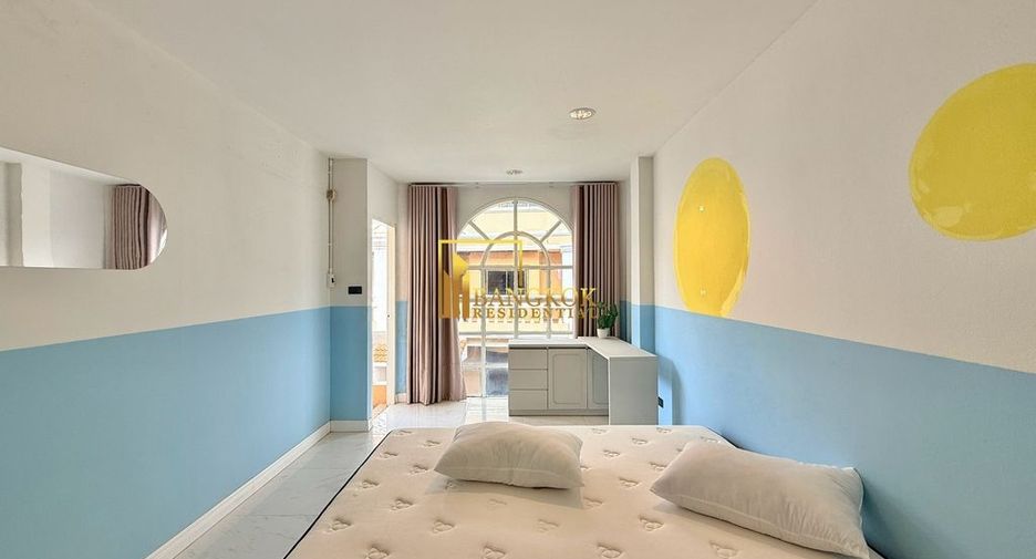 Reihenhaus zur Miete mit 5 Zimmer in Watthana, Bangkok