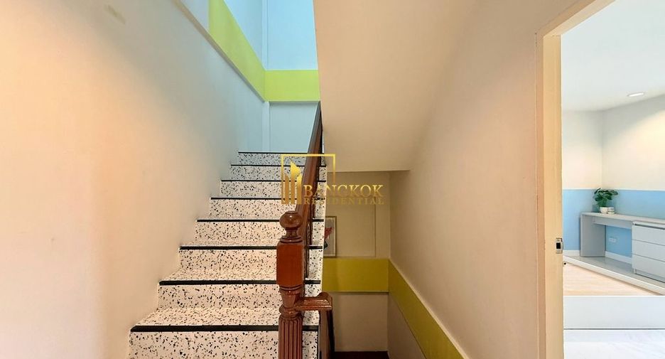 Reihenhaus zur Miete mit 5 Zimmer in Watthana, Bangkok