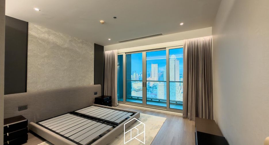 For sale 3 ベッドルーム condo in Sathon, Bangkok