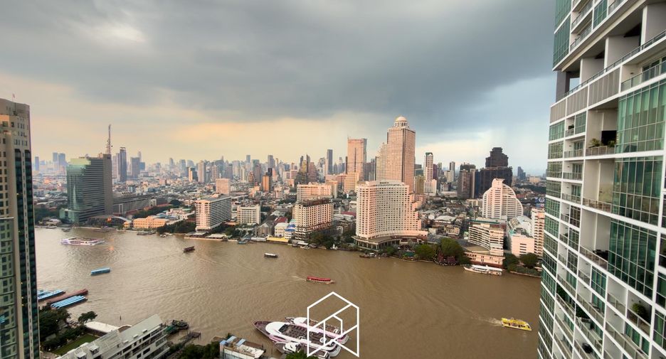 For sale 3 ベッドルーム condo in Sathon, Bangkok