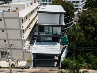 À louer et à vendre 6 chambres villa à Bang Lamung, Chonburi