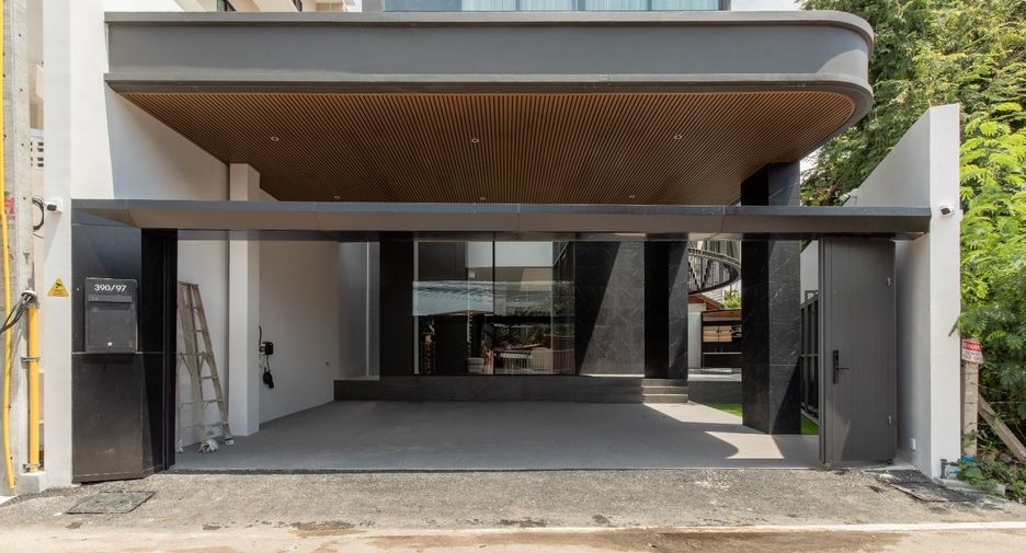 À louer et à vendre 6 chambres villa à Bang Lamung, Chonburi