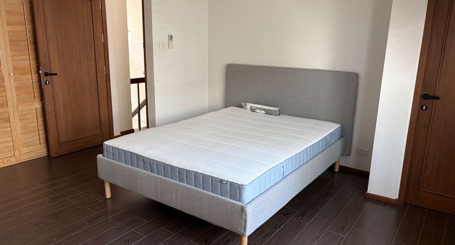 Reihenhaus zur Miete mit 4 Zimmer in Khlong Toei, Bangkok