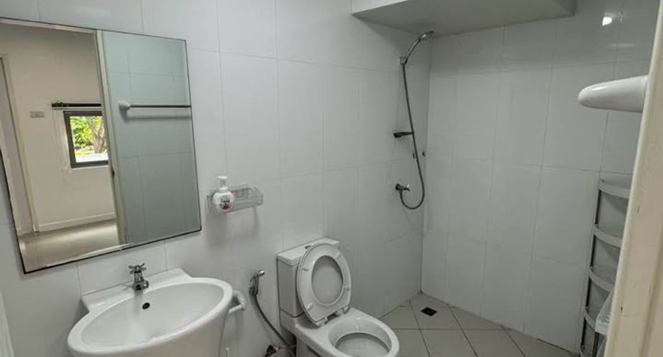 À louer 3 chambres maison à Bang Lamung, Chonburi