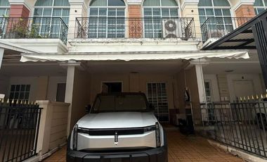 For rent 3 bedrooms townhouse in Bang Kapi, Bangkok