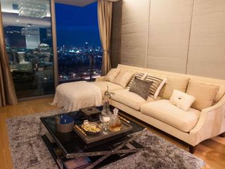 À louer 3 chambres condo à Yan Nawa, Bangkok