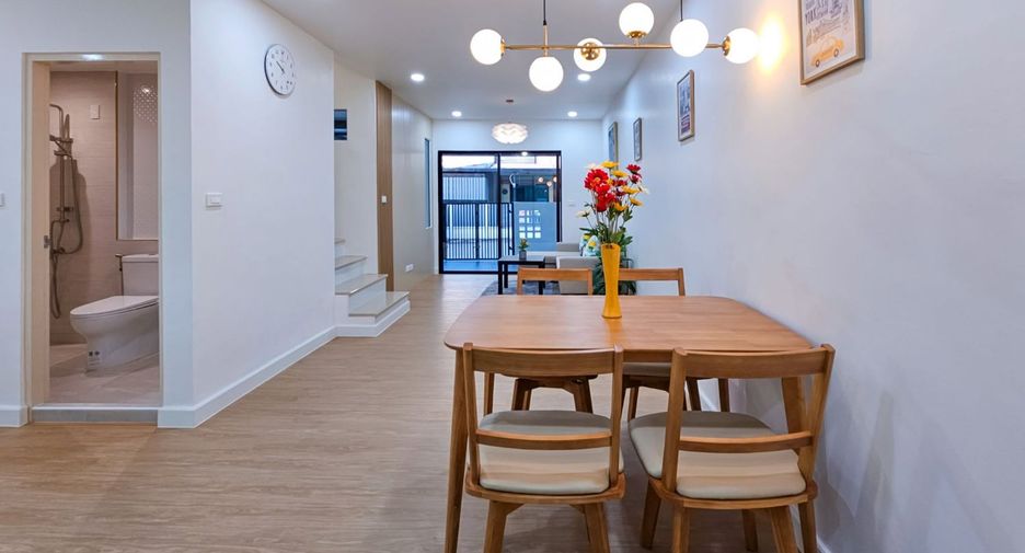 Casa adosada en venta de 3 habitaciones en Bang Bua Thong, Nonthaburi