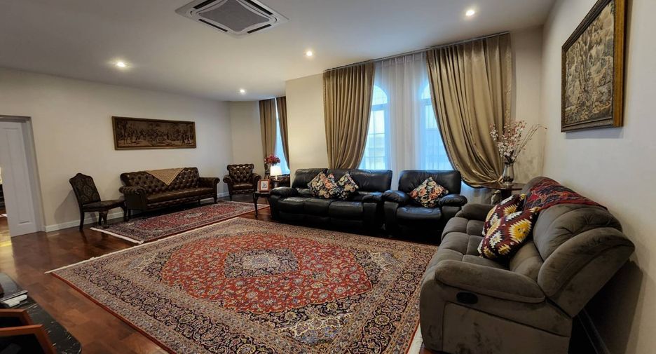 For sale 4 bedrooms house in Prawet, Bangkok