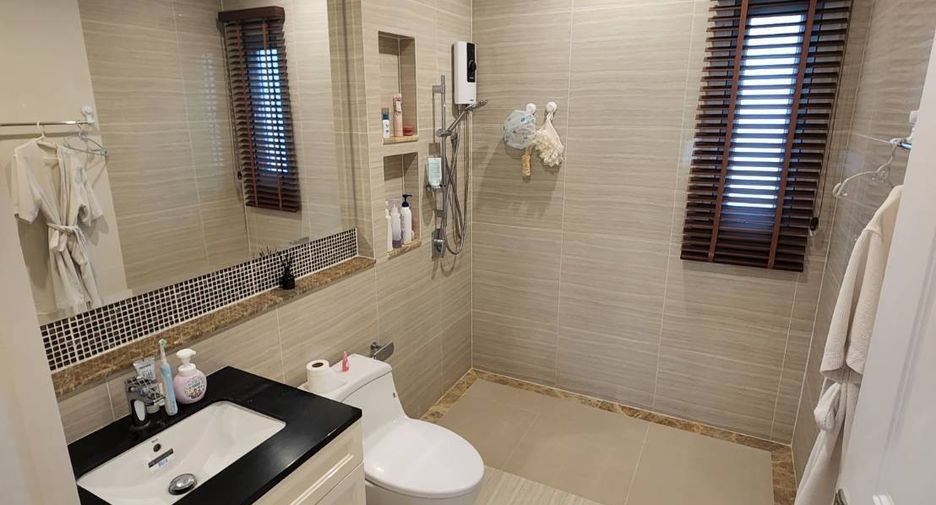 For sale 4 bedrooms house in Prawet, Bangkok