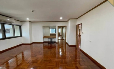 For rent そして for sale 4 ベッドルーム condo in Watthana, Bangkok
