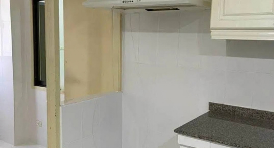 For rent そして for sale 4 ベッドルーム condo in Watthana, Bangkok