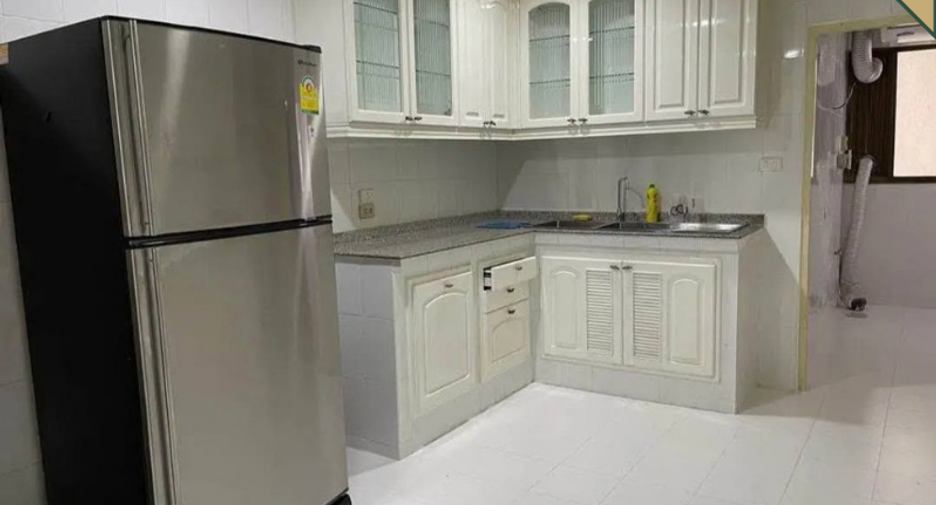 For rent そして for sale 4 ベッドルーム condo in Watthana, Bangkok