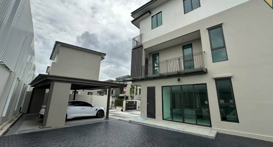 For sale 3 bedrooms house in Prawet, Bangkok