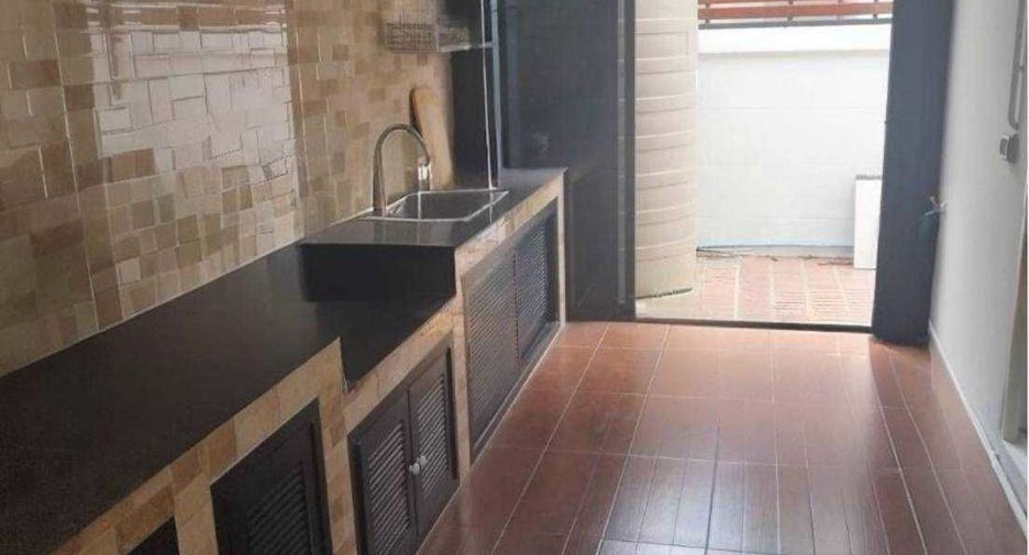 For sale 3 bedrooms house in Sam Phran, Nakhon Pathom