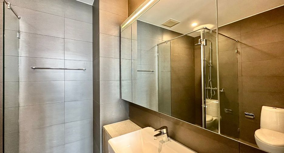À louer 2 chambres condo à Pathum Wan, Bangkok