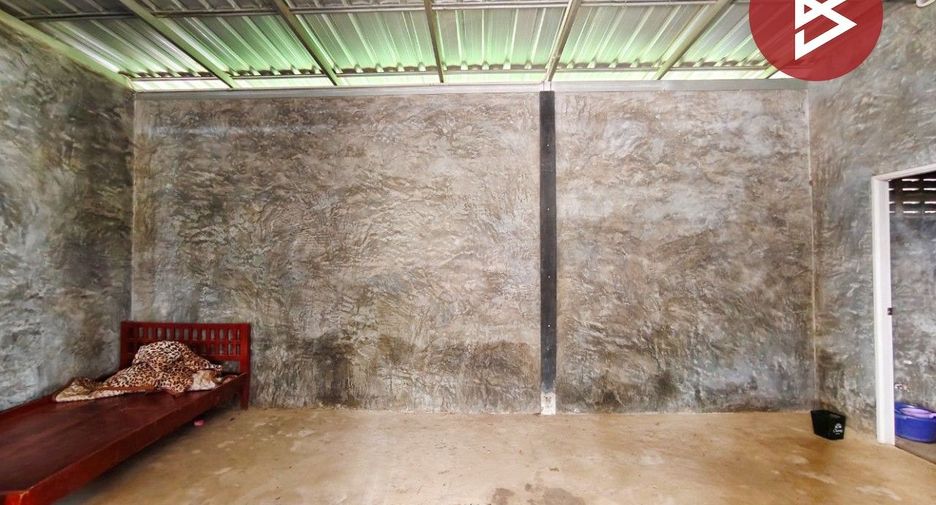 For sale 2 bedrooms house in Song Phi Nong, Suphan Buri