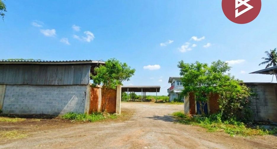 For sale 2 bedrooms house in Song Phi Nong, Suphan Buri