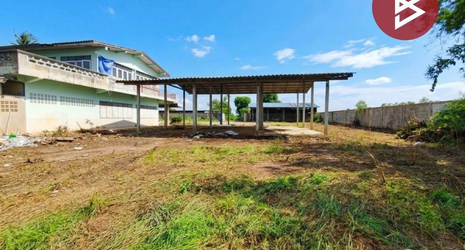 For sale 2 bedrooms house in Song Phi Nong, Suphan Buri