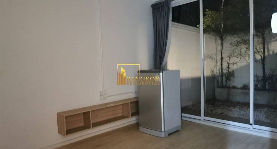 Reihenhaus zur Miete mit 5 Zimmer in Watthana, Bangkok
