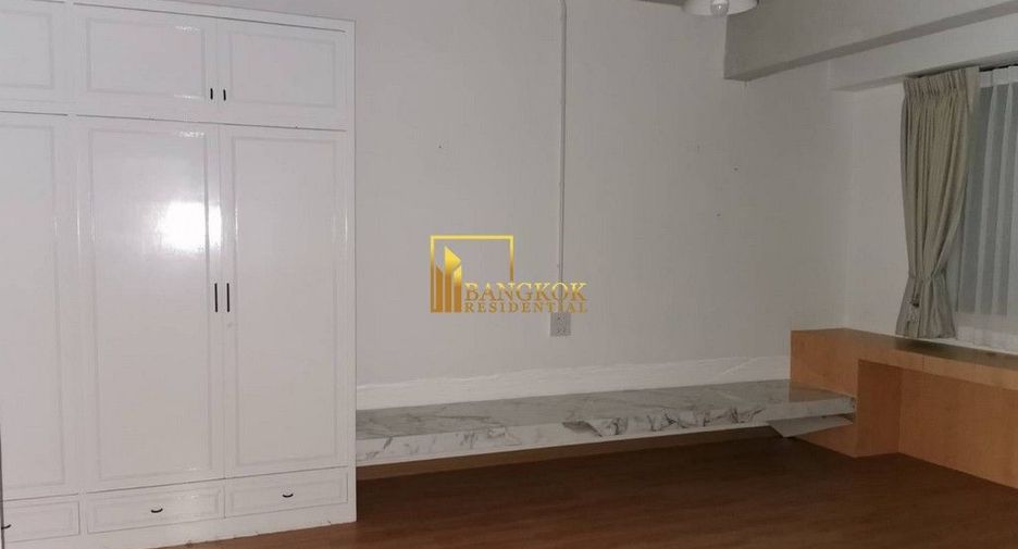 Reihenhaus zur Miete mit 5 Zimmer in Watthana, Bangkok