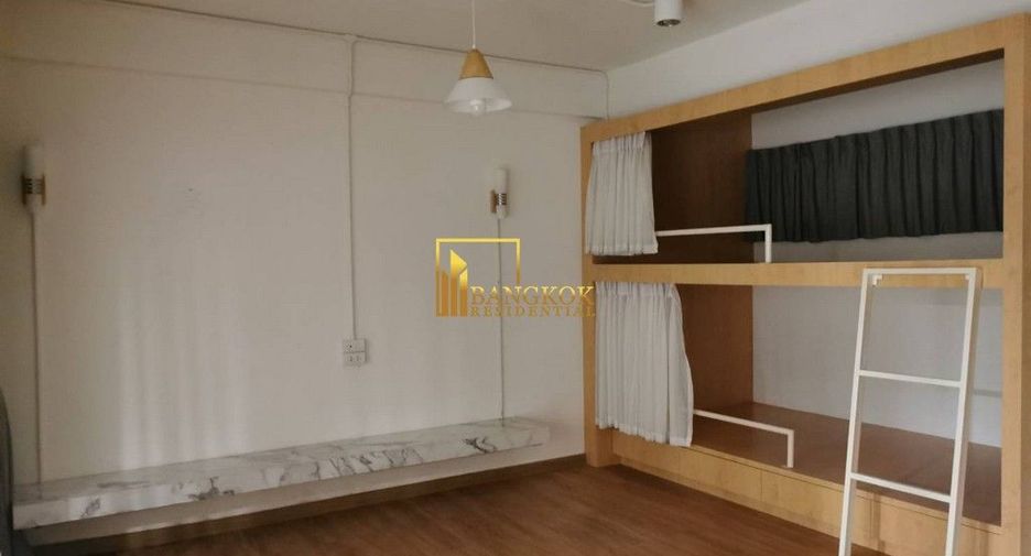 Reihenhaus zur Miete mit 5 Zimmer in Watthana, Bangkok