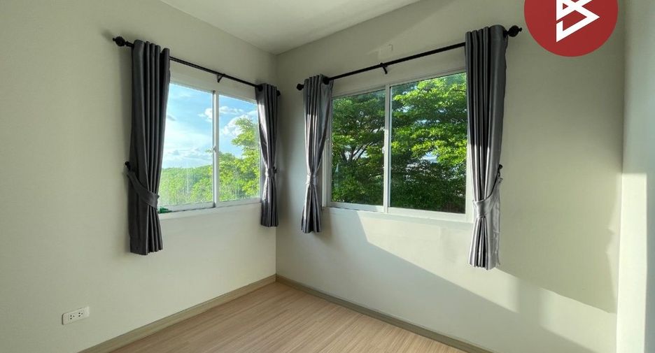 出售 3 卧室 联排别墅 在 Phan Thong, Chon Buri