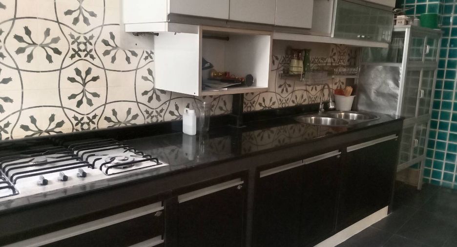 For rent studio house in Din Daeng, Bangkok