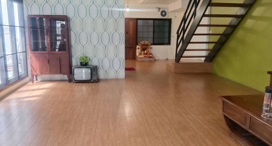 For rent studio house in Din Daeng, Bangkok