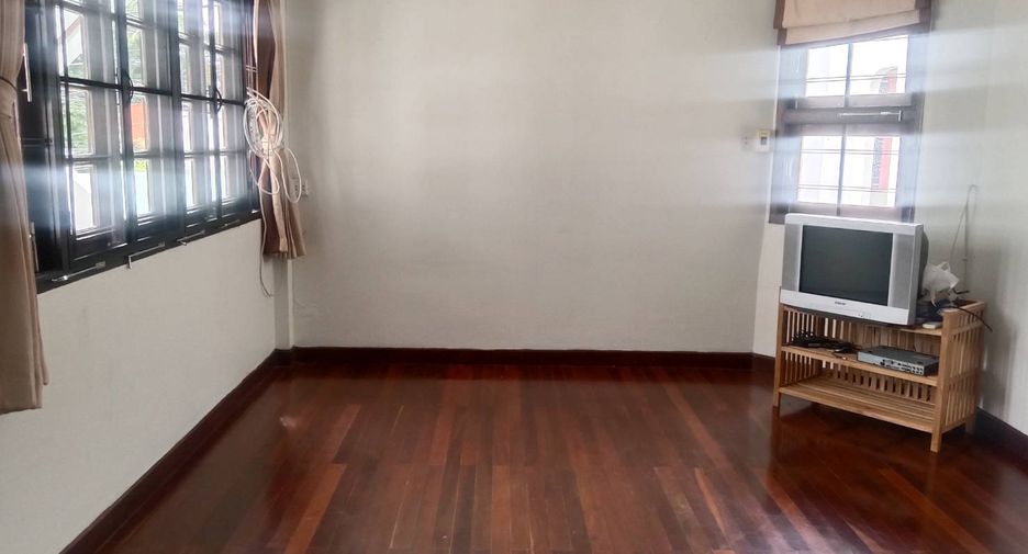 For rent studio house in Din Daeng, Bangkok