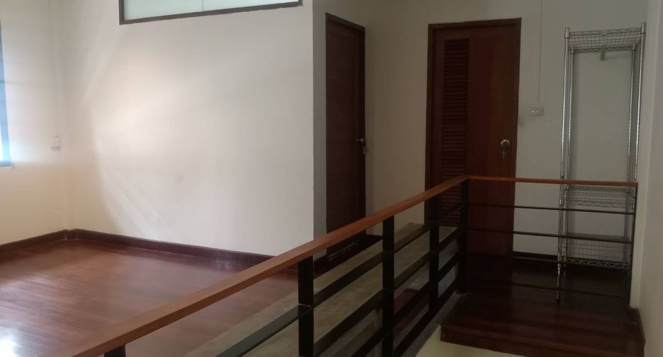 For rent studio house in Din Daeng, Bangkok