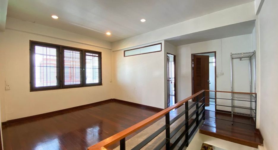 For rent studio house in Din Daeng, Bangkok