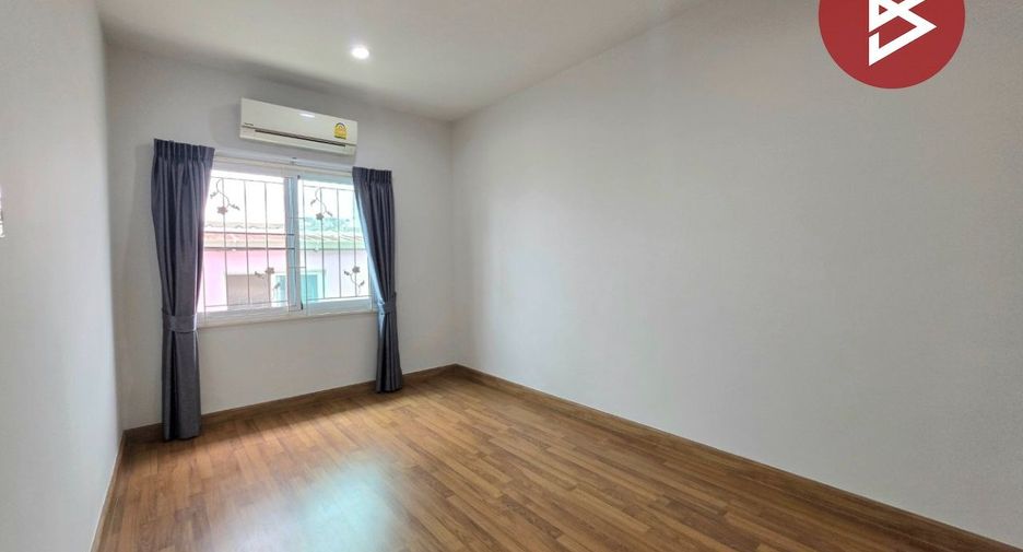For sale 3 bedrooms townhouse in East Pattaya, Pattaya