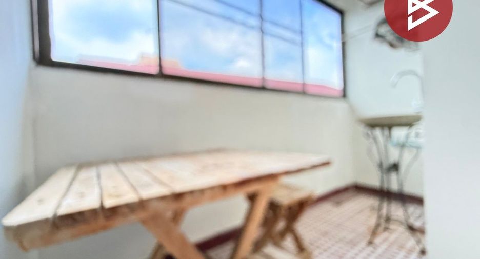 À vendre 1 chambre condo à Nakhon Chai Si, Nakhon Pathom
