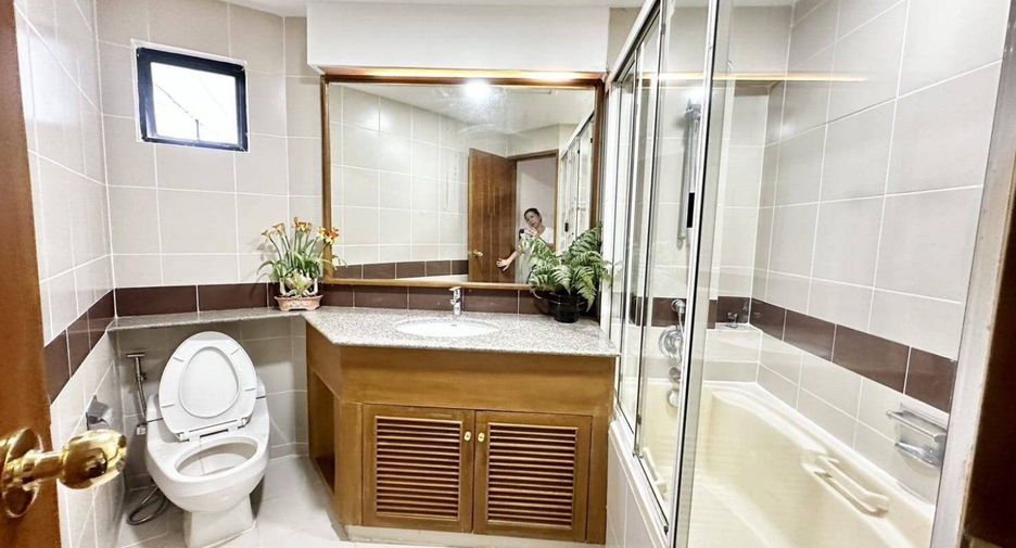 Condo en venta de 4 habitaciones en Khlong Toei, Bangkok