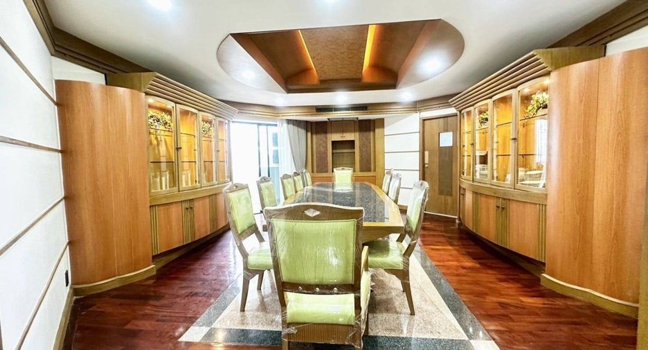 Condo en venta de 4 habitaciones en Khlong Toei, Bangkok