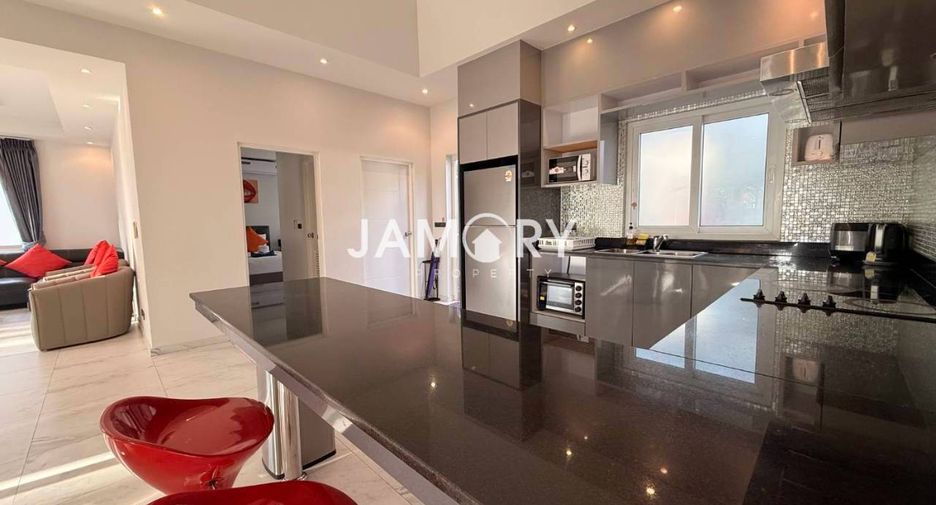 À vendre 5 chambres villa à Bang Lamung, Chonburi