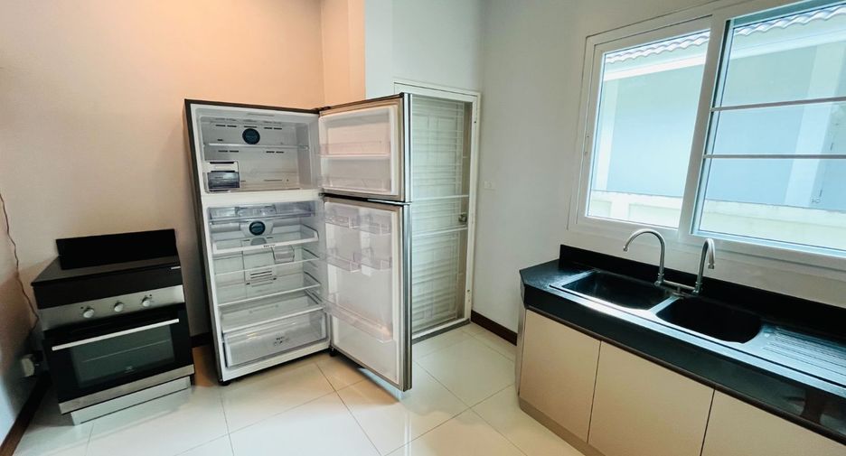 Casa en alquiler de 4 habitaciones en Mueang Chiang Mai, Chiang Mai